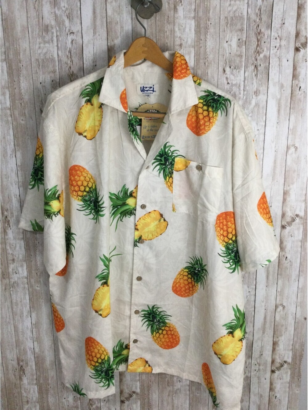 Uzzi Amphibious Gear Men's XXL Shirt Pineapple Short Sleeve Button Up NEW